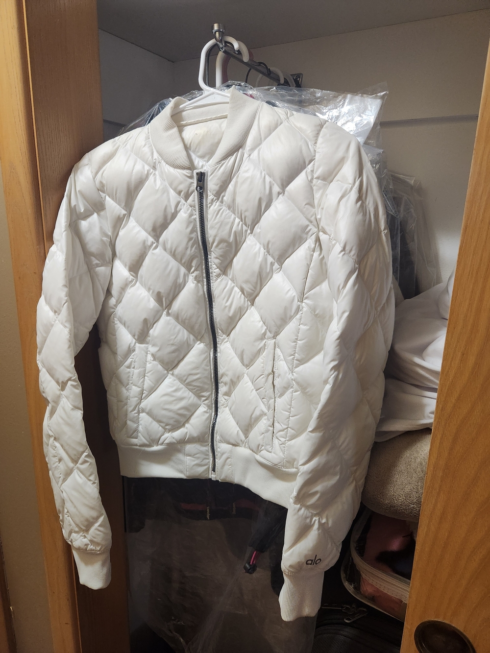 ALO Yoga white Quilted Bomber Jacket size Small
